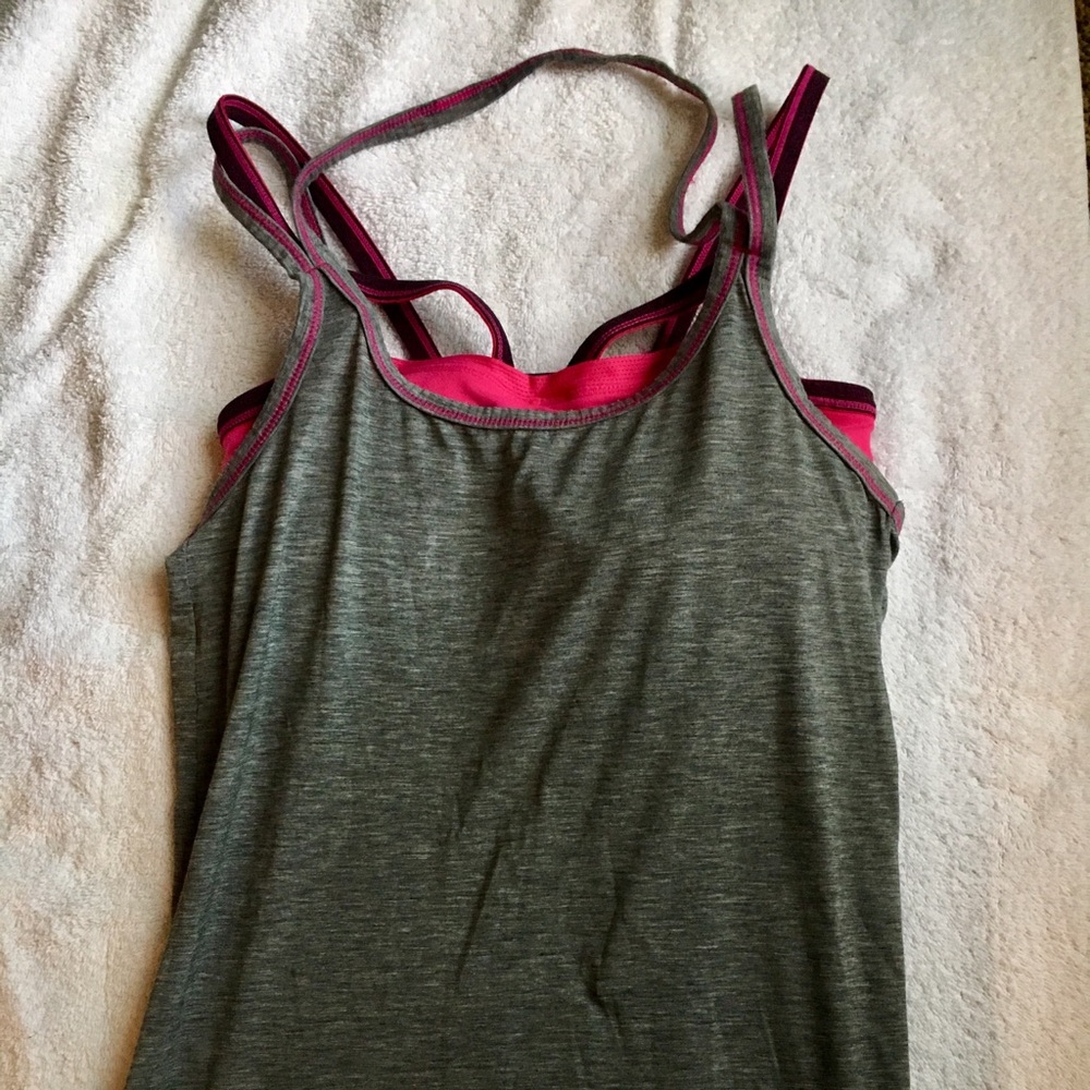 ATHLETA * work out tanks/built in bra*Super cute!